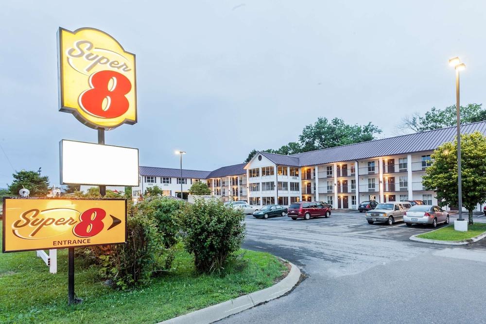 Super 8 By Wyndham Sevierville Riverside Dış mekan fotoğraf