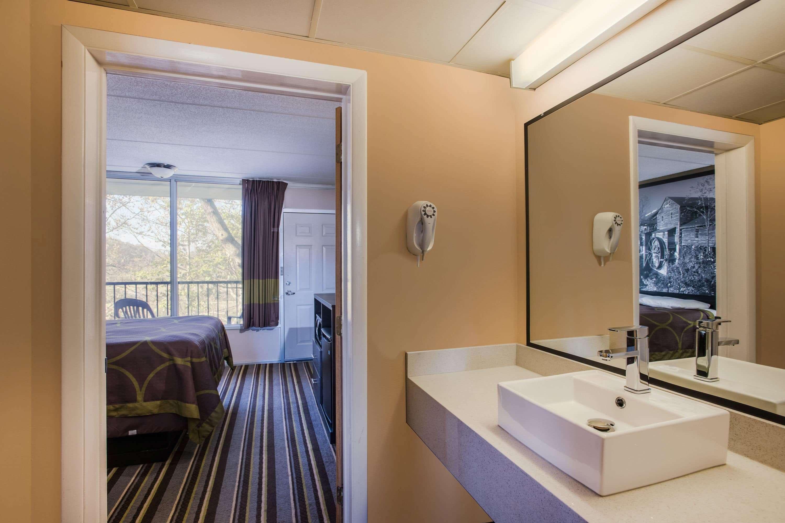 Super 8 By Wyndham Sevierville Riverside Dış mekan fotoğraf
