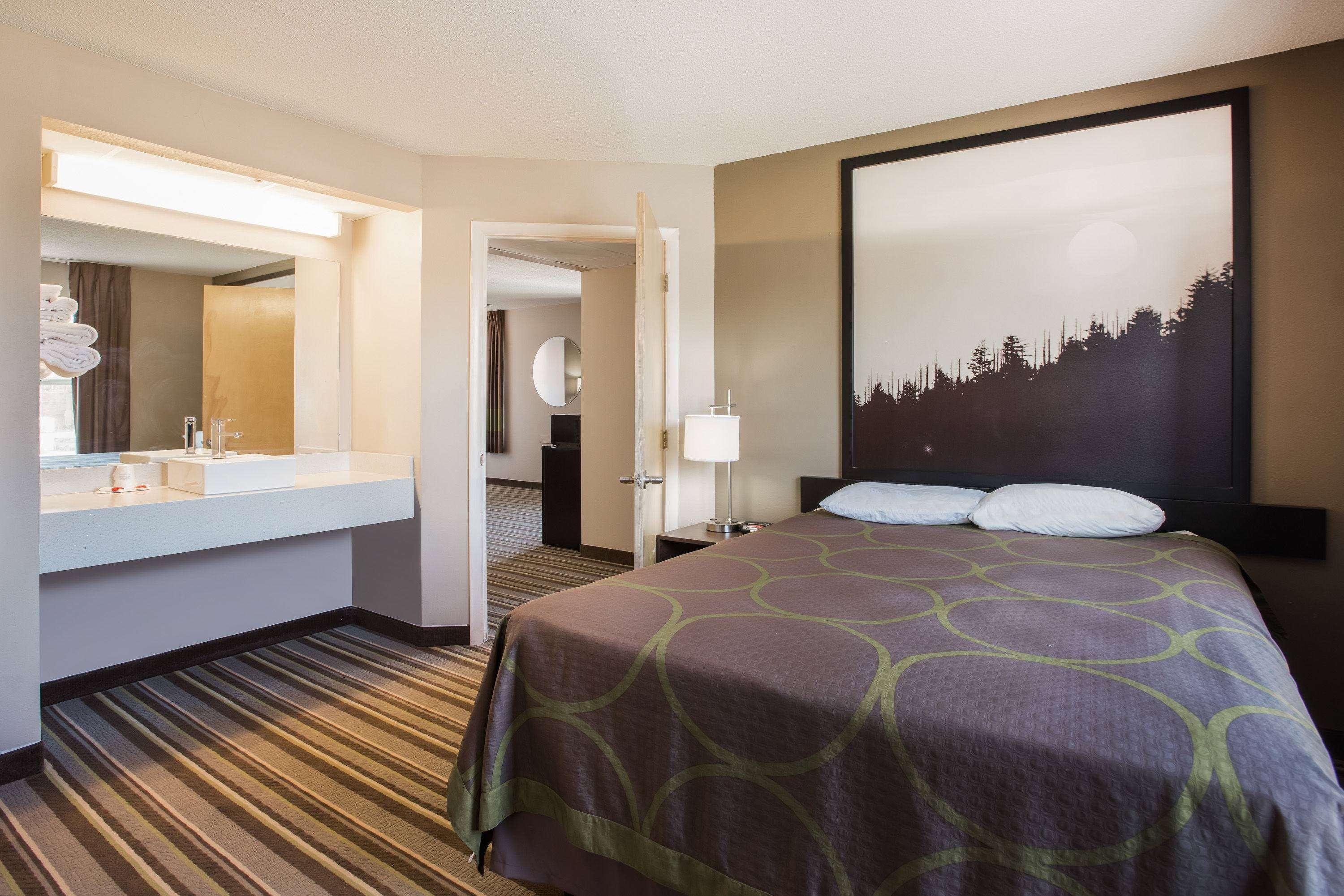 Super 8 By Wyndham Sevierville Riverside Dış mekan fotoğraf