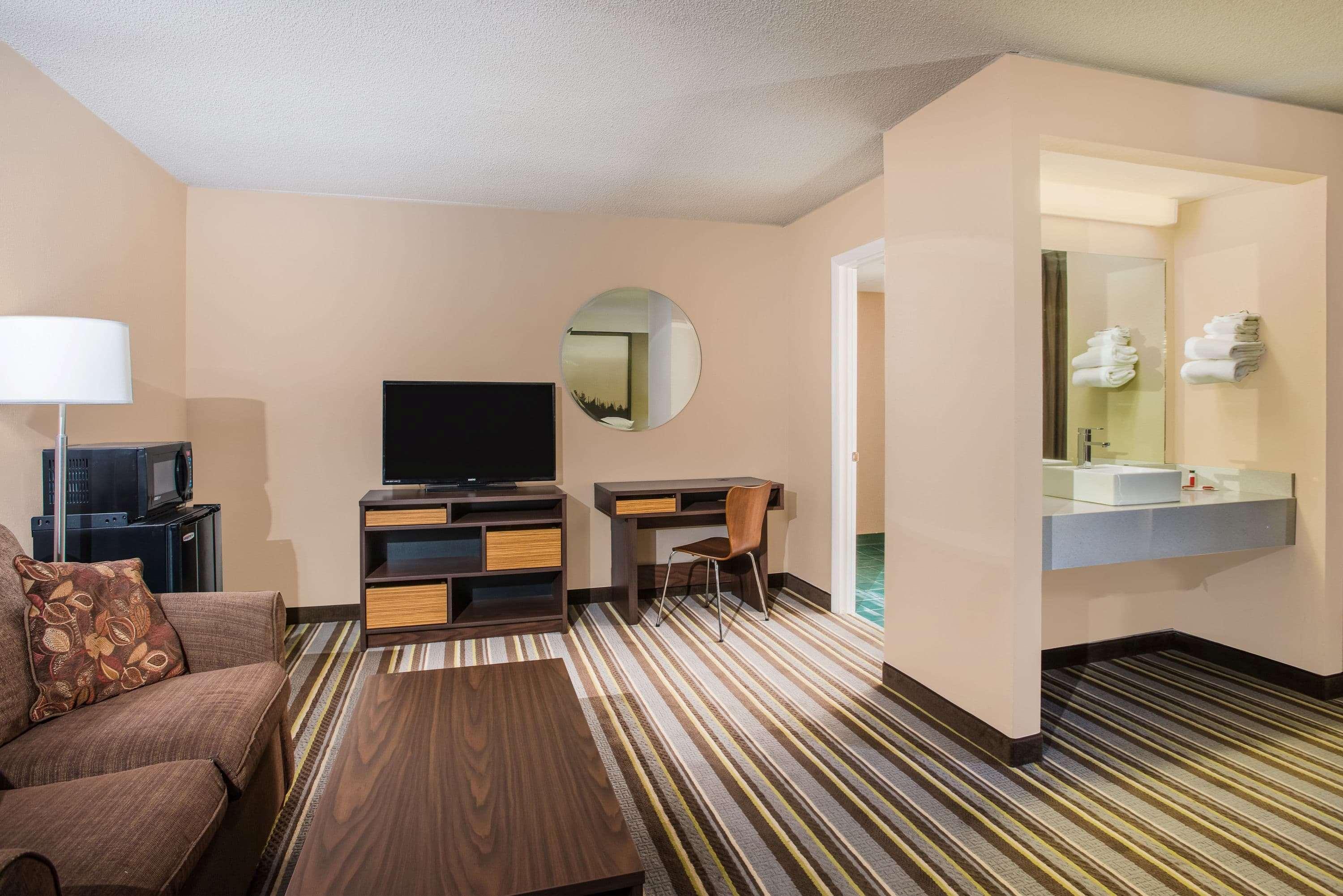 Super 8 By Wyndham Sevierville Riverside Dış mekan fotoğraf